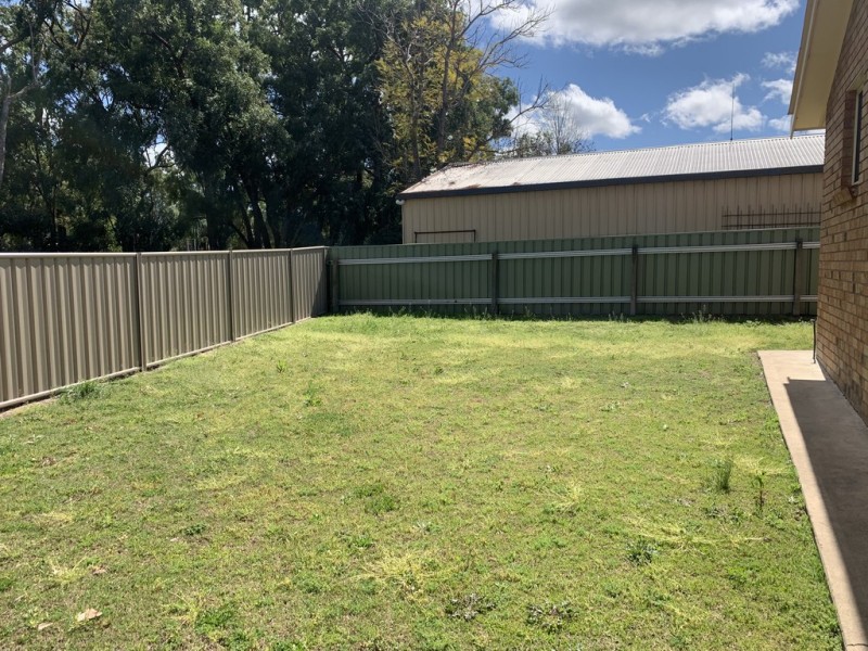 2/25 Willow Park Drive, Kootingal NSW 2352