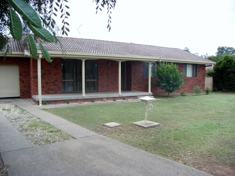 33 Waree Drive, West Tamworth NSW 2340
