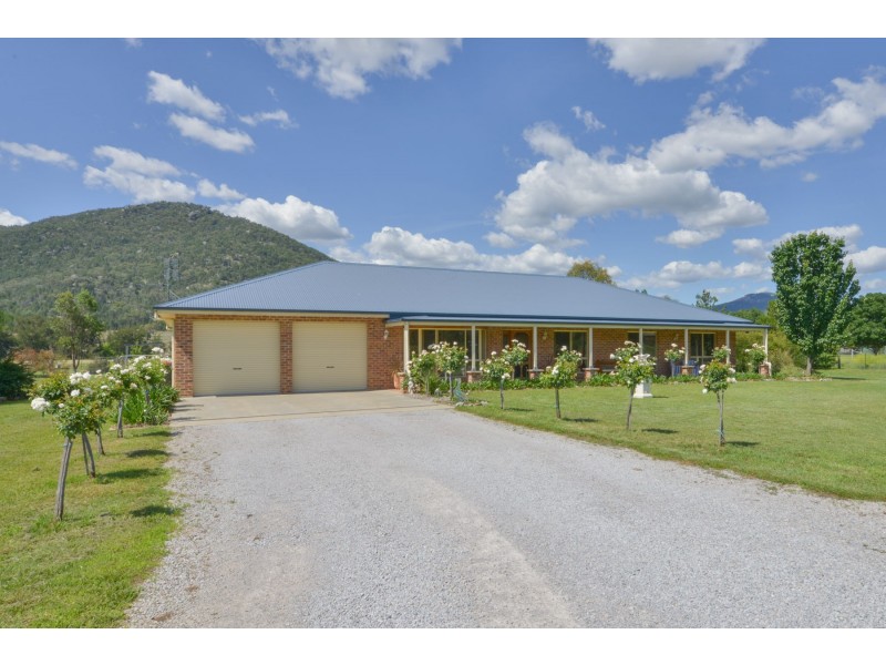 82 Elizabeth Drive, Tamworth NSW 2340