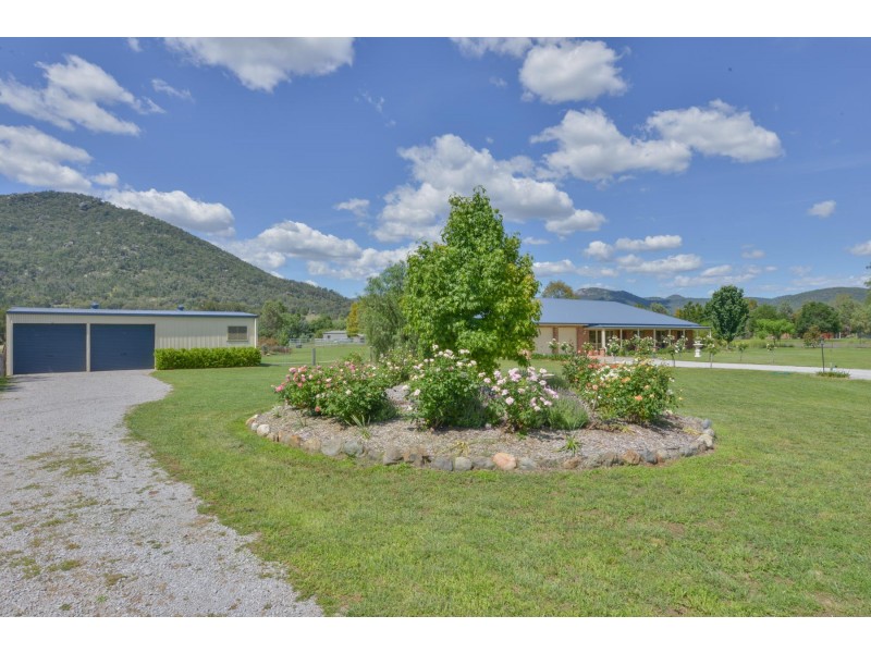 82 Elizabeth Drive, Tamworth NSW 2340