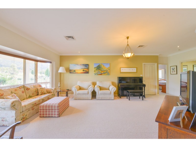 82 Elizabeth Drive, Tamworth NSW 2340