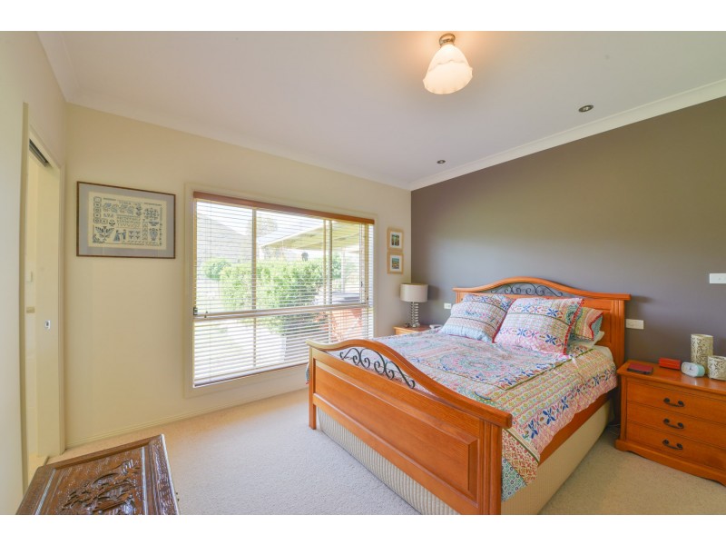 82 Elizabeth Drive, Tamworth NSW 2340