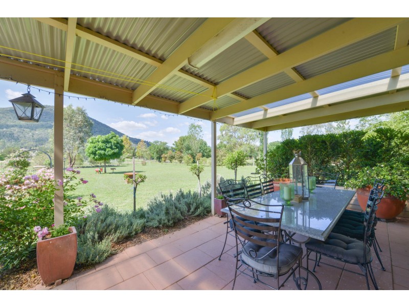 82 Elizabeth Drive, Tamworth NSW 2340