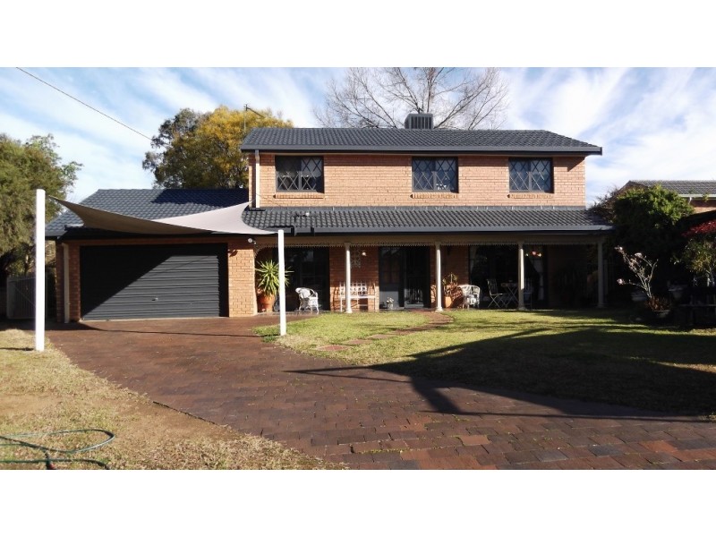 4 Cedar Close, Tamworth NSW 2340