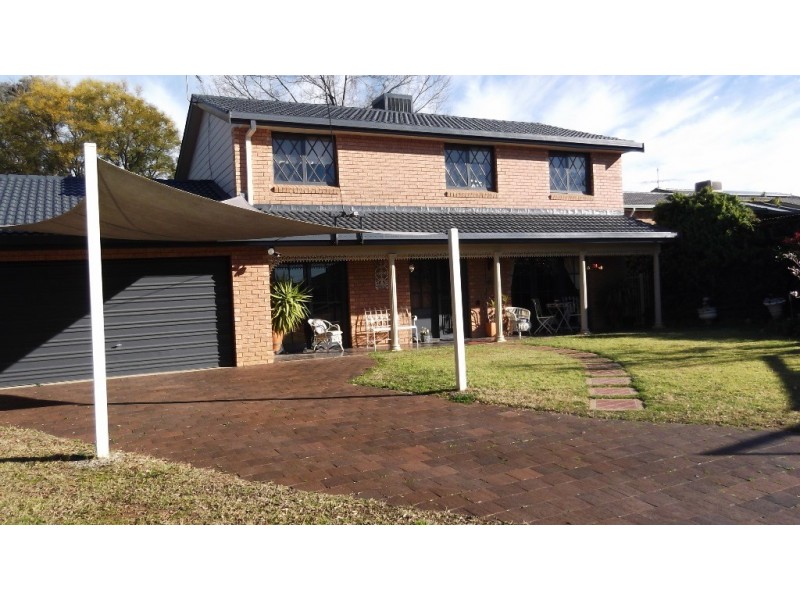 4 Cedar Close, Tamworth NSW 2340