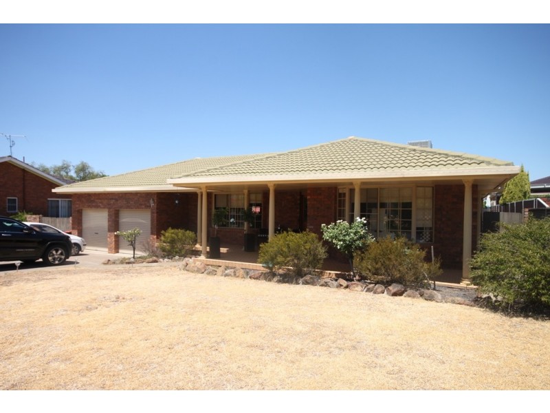 12 The Mews, Tamworth NSW 2340