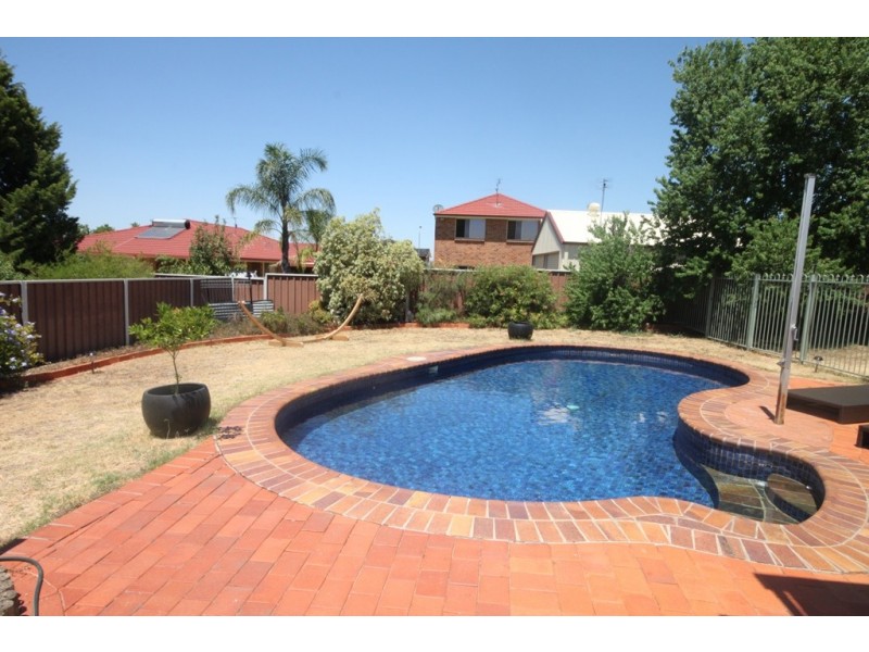 12 The Mews, Tamworth NSW 2340