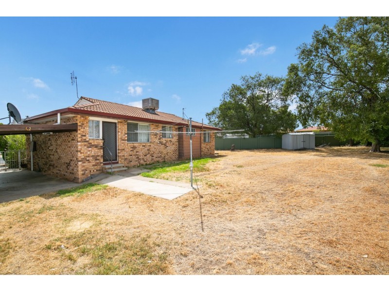 8 Frederick Place, Tamworth NSW 2340