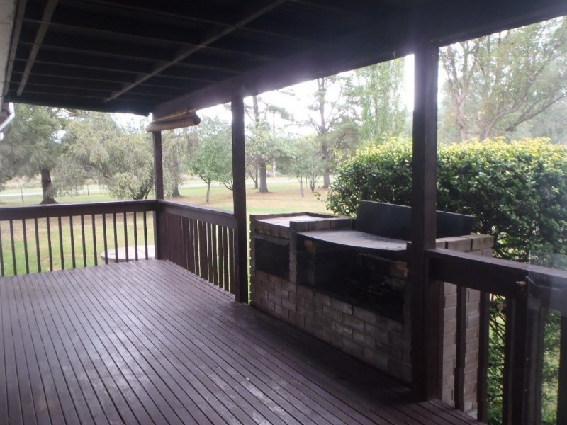 25 Nundle Road, Woolomin NSW 2340