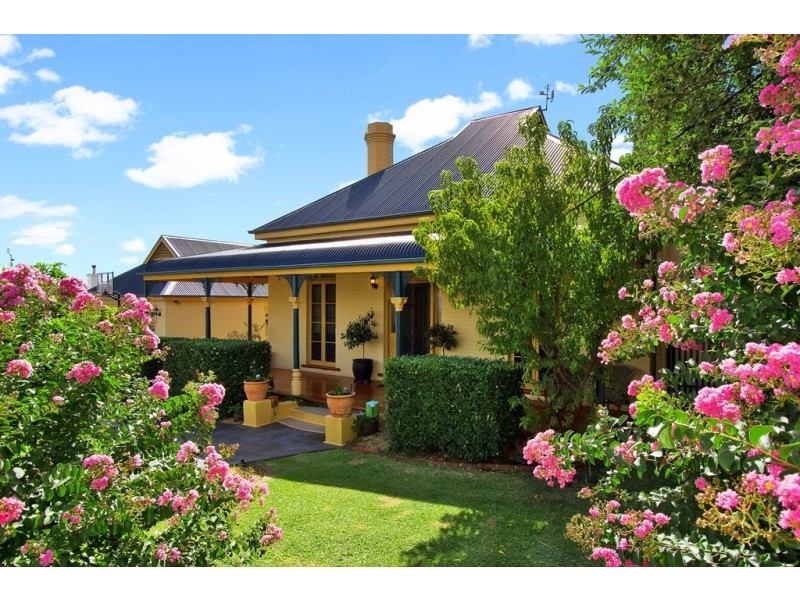 72 White Street, Tamworth NSW 2340