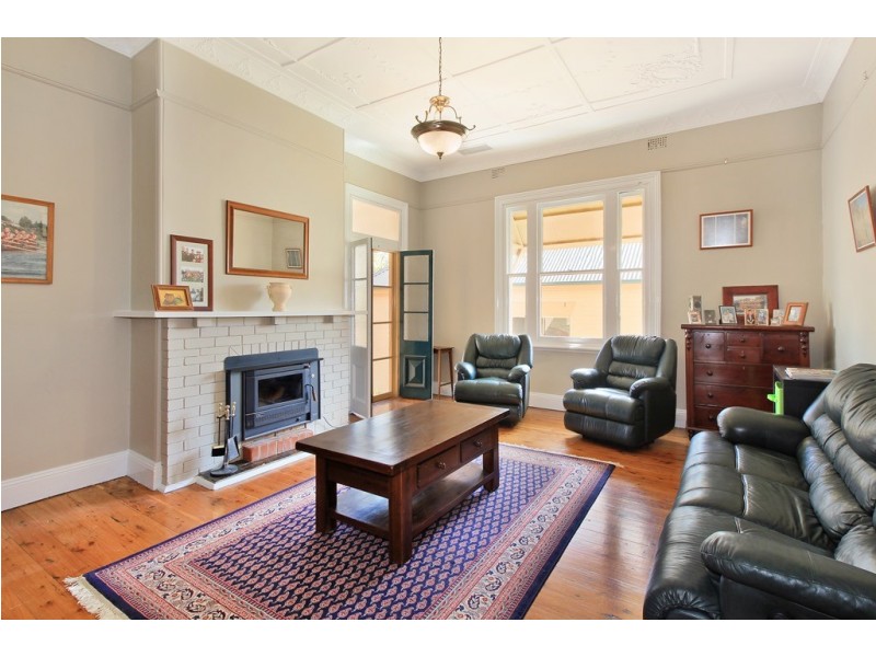 72 White Street, Tamworth NSW 2340