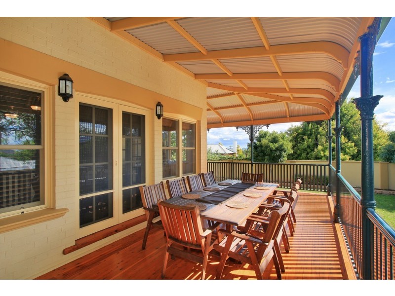 72 White Street, Tamworth NSW 2340