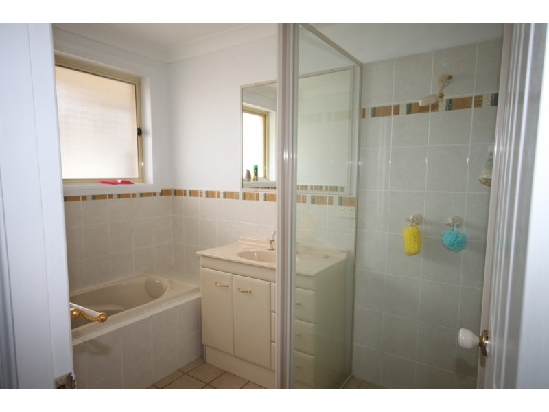 4 Burdekin Place, Westdale NSW 2340