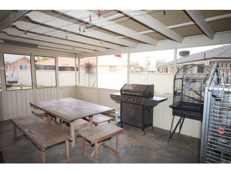 4 Burdekin Place, Westdale NSW 2340