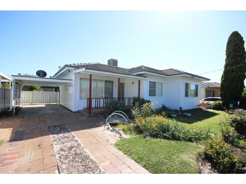 9 Larool Street, Tamworth NSW 2340