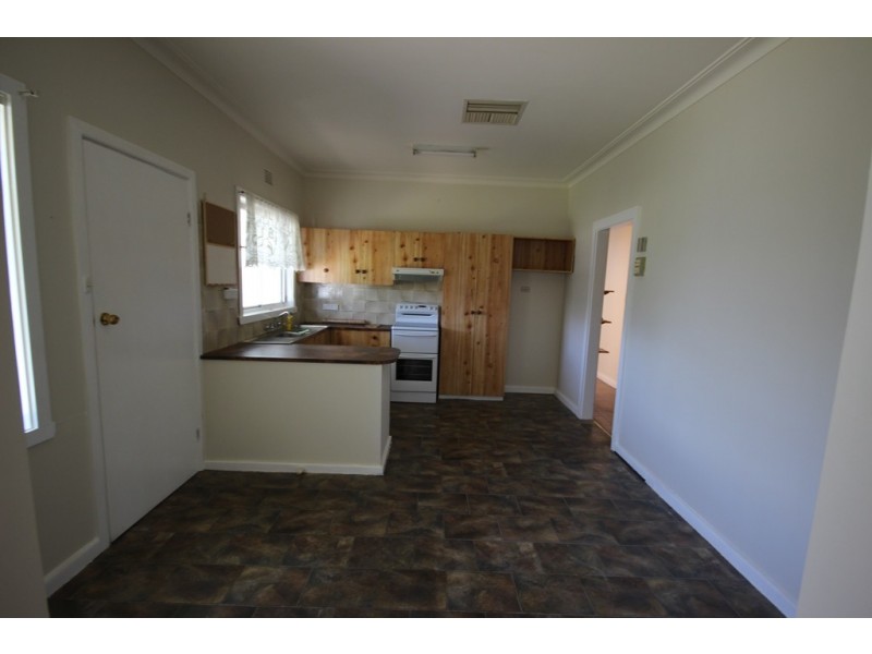 9 Larool Street, Tamworth NSW 2340