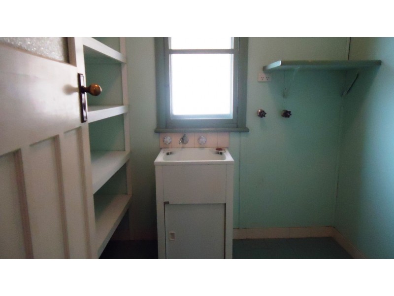 121 Denison Street, Tamworth NSW 2340