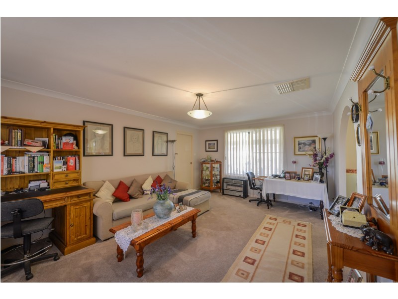 4 Eureka Place, Tamworth NSW 2340
