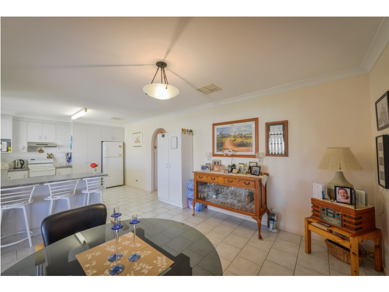4 Eureka Place, Tamworth NSW 2340