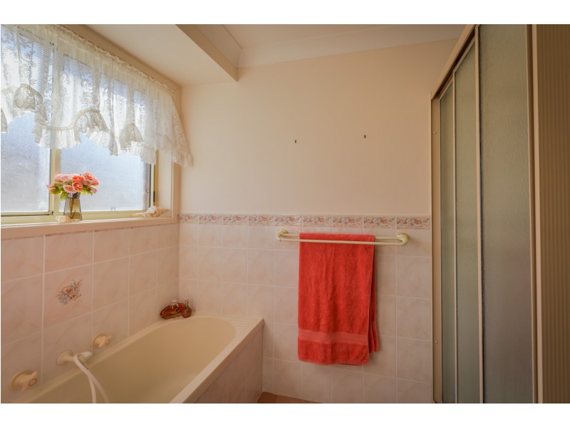 4 Eureka Place, Tamworth NSW 2340