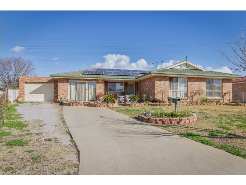 4 Eureka Place, Tamworth NSW 2340