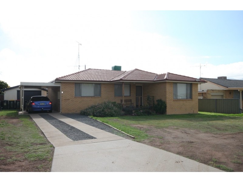 13 Kurrawan Street, Tamworth NSW 2340