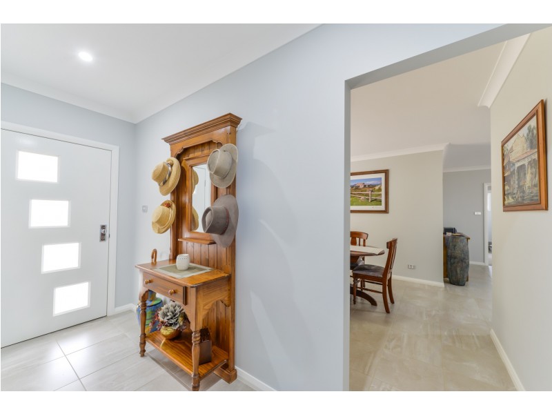 7 Conjola Drive, Tamworth NSW 2340