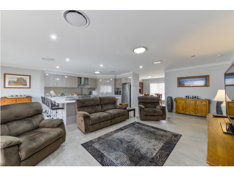 7 Conjola Drive, Tamworth NSW 2340