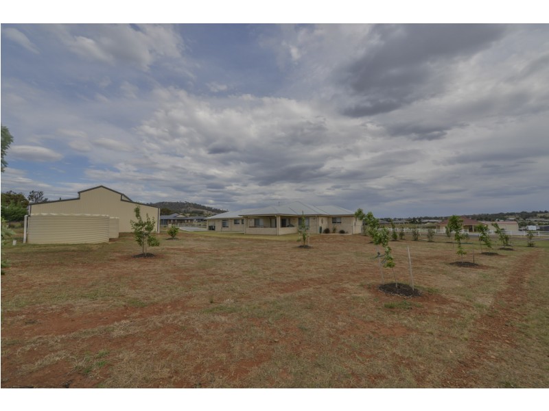 7 Conjola Drive, Tamworth NSW 2340