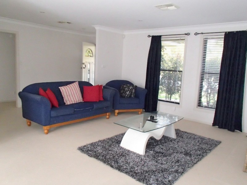 37 Illoura Street, Tamworth NSW 2340