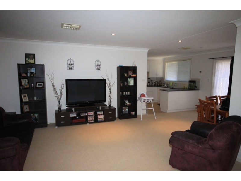 37 Illoura Street, Tamworth NSW 2340