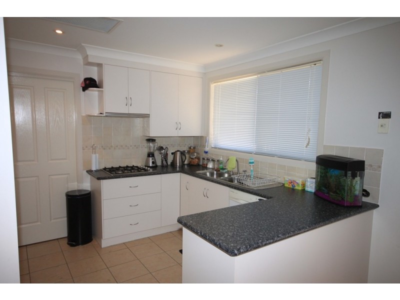 37 Illoura Street, Tamworth NSW 2340