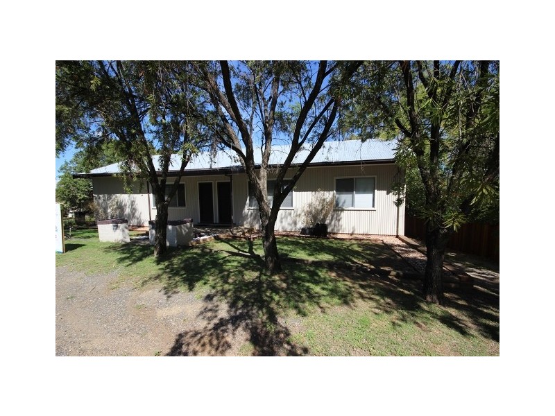 55 Manilla Road, Tamworth NSW 2340