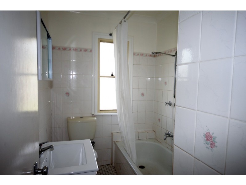 8 Edith Street, Tamworth NSW 2340