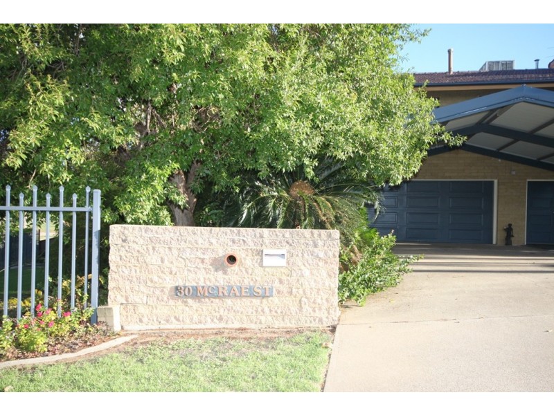 30 McRae Street, Tamworth NSW 2340