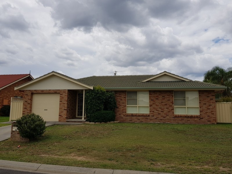 18 The Retreat, Tamworth NSW 2340