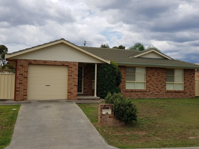 18 The Retreat, Tamworth NSW 2340