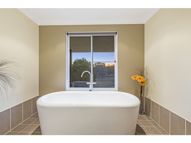 97 Stirling Road, Tamworth NSW 2340