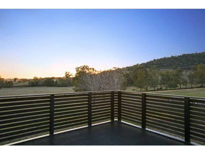 97 Stirling Road, Tamworth NSW 2340