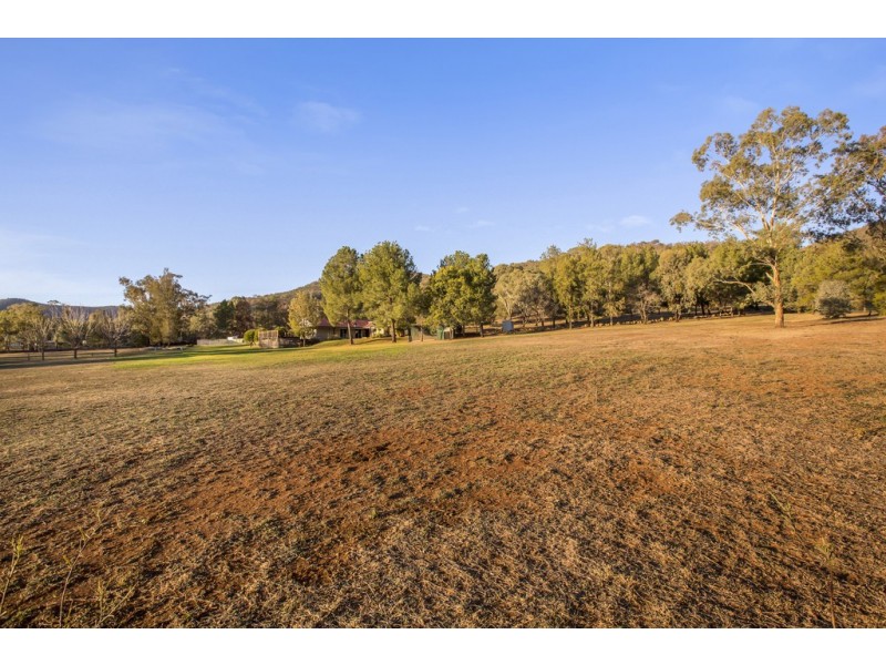 97 Stirling Road, Tamworth NSW 2340