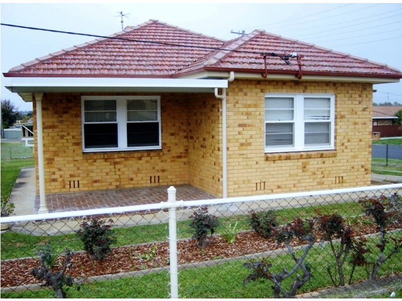 21 Piper Street, Tamworth NSW 2340