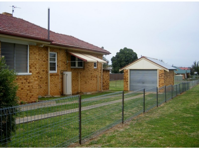 21 Piper Street, Tamworth NSW 2340