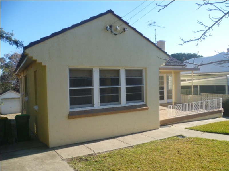 141 Upper Street, Tamworth NSW 2340