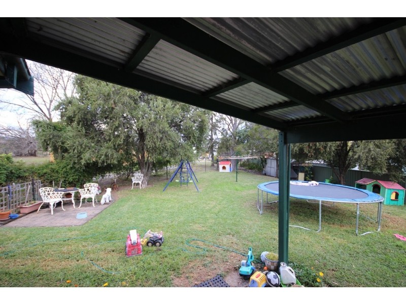 32 Susan Street, Kootingal NSW 2352