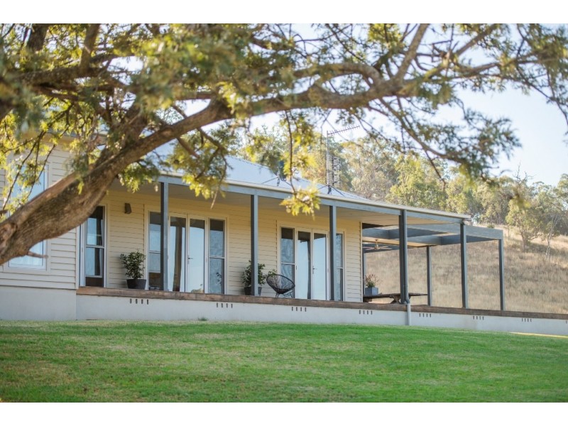 “Hillview” 620 Woolomin Road, Tamworth NSW 2340