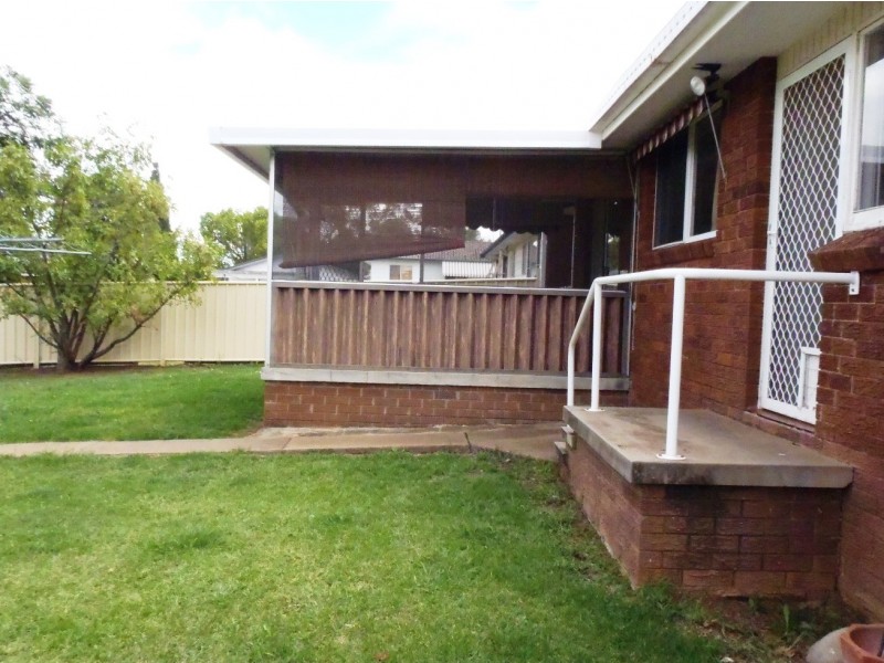 14 Fisher Road, Tamworth NSW 2340