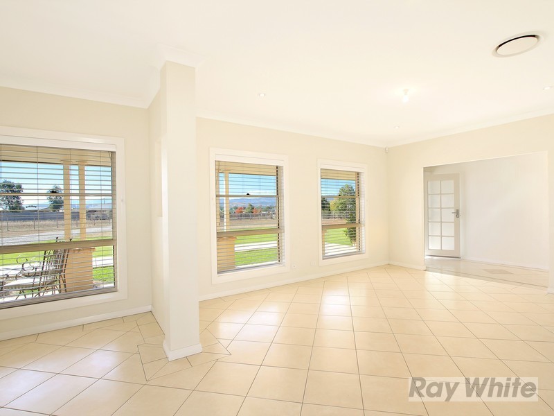 19 Landsborough Close, Tamworth NSW 2340