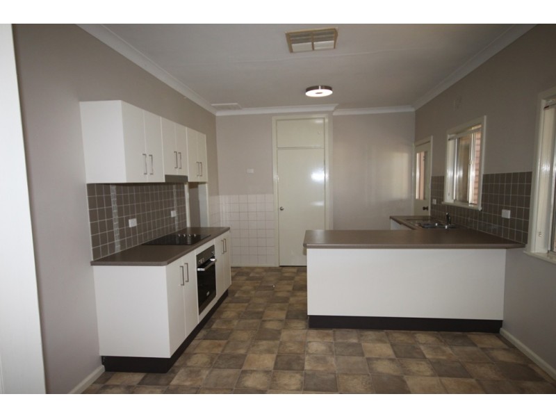 41 Churchill Street, Tamworth NSW 2340