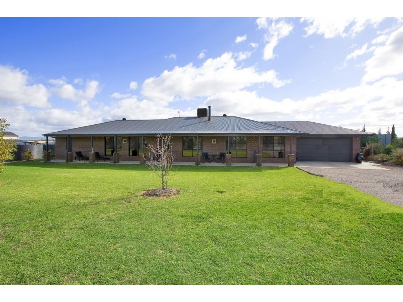 9 Conjola Drive, Tamworth NSW 2340
