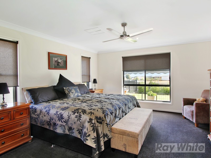 9 Conjola Drive, Tamworth NSW 2340